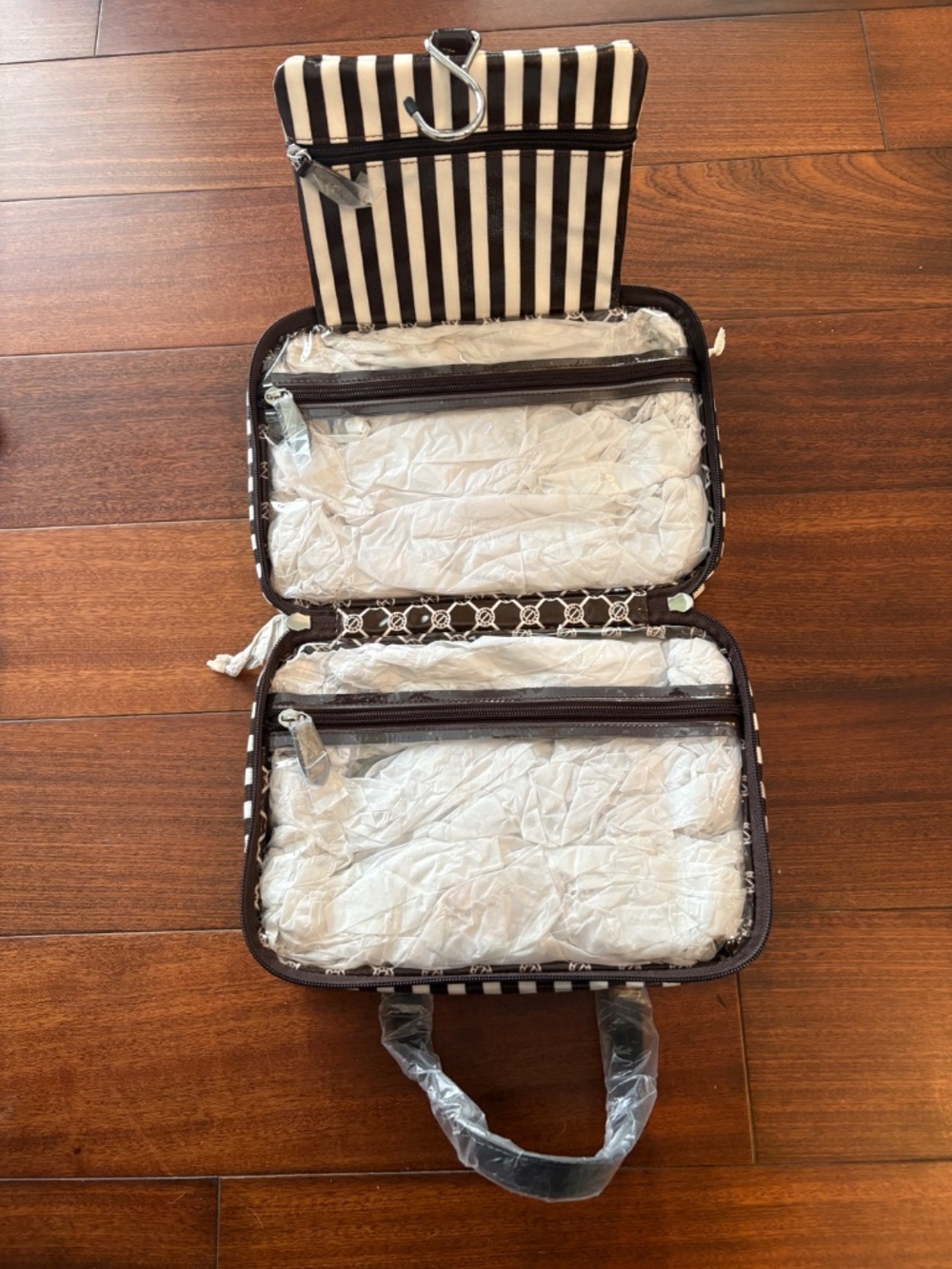Iconic Henri Bendel Cosmetic Bag with Dust Bag - Picture 2 of 5